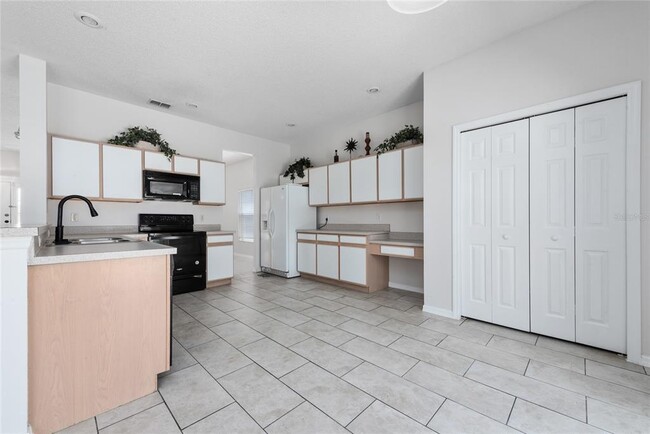 Building Photo - 746 Lockbreeze Dr