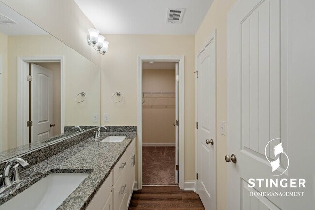 Building Photo - 204 Admiration Ave