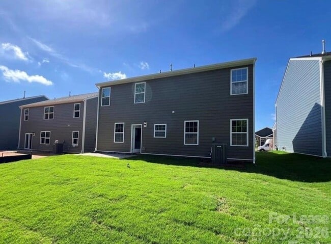 Building Photo - 1924 Vanderlyn St