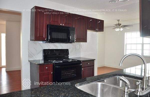 Building Photo - 4655 NW 41st Pl