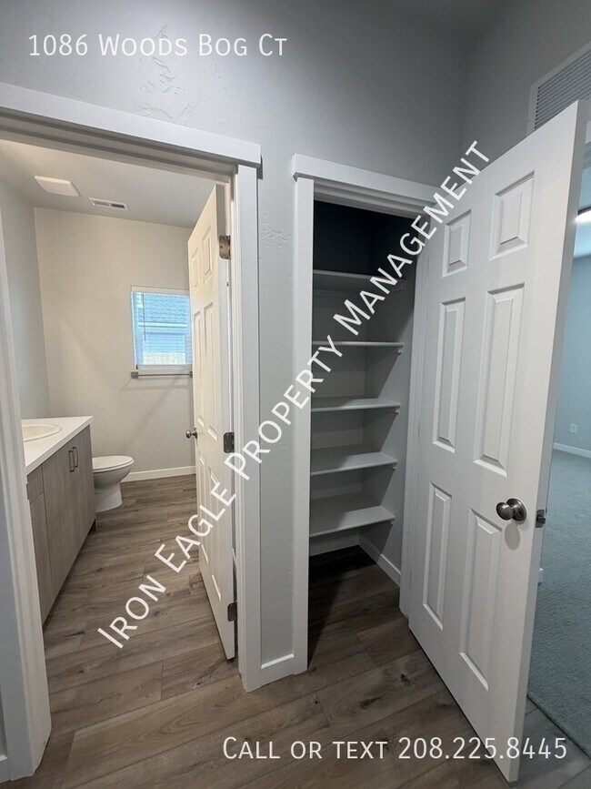 Building Photo - 1086 Woods Bog Ct