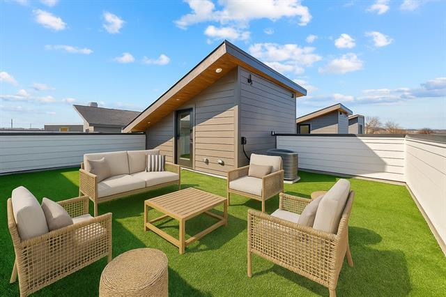 Building Photo - 2206 Arroyo Ave