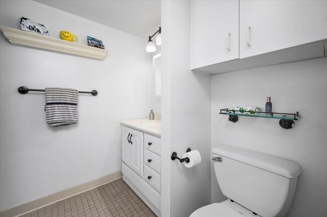 Building Photo - 127 Greyrock Pl