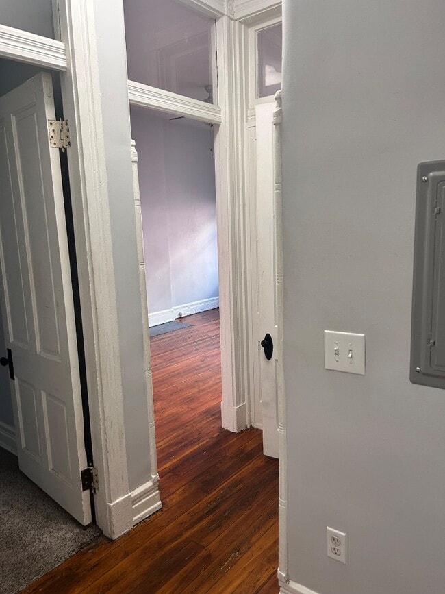 Building Photo - 30 W Court - Unit 204