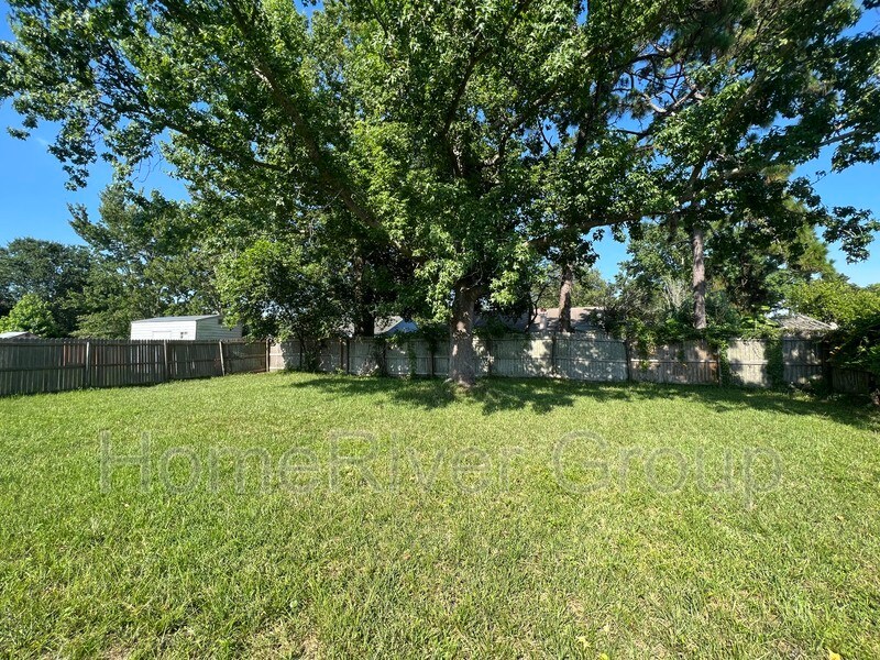 Building Photo - 2593 Spring Lake Rd W