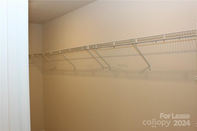 Building Photo - 922 Sagecroft Ln