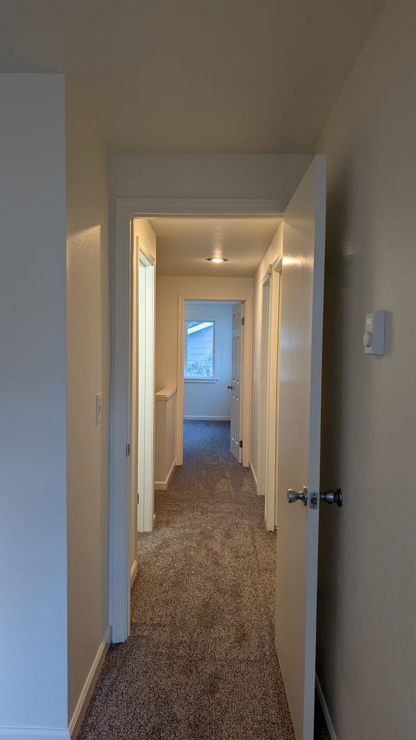 Building Photo - 3 Bedroom Townhome in Shoreline