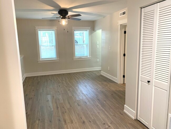 Building Photo - 1943 N Winchester Ave