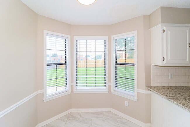 Building Photo - 7733 Deerfield Trce