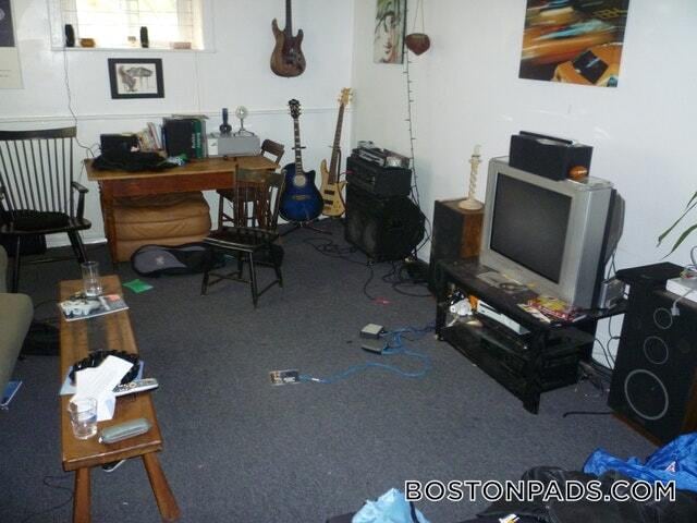 Building Photo - 1504 Commonwealth Ave