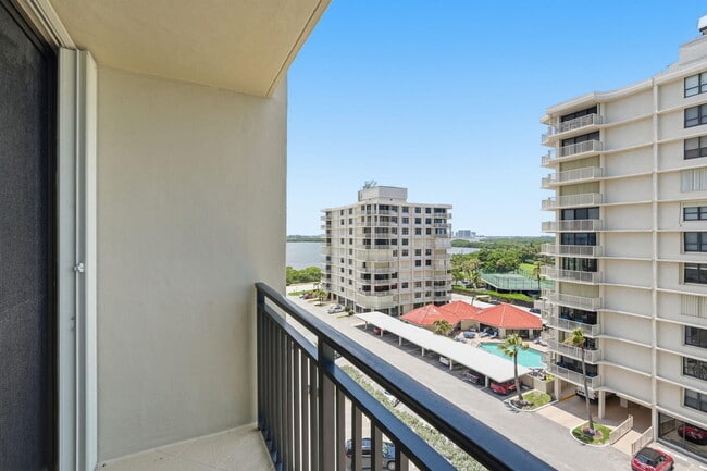 Building Photo - 5460 N Ocean Dr