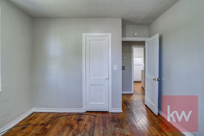 Building Photo - One Level, 2 Bedroom Unit in Kingsport