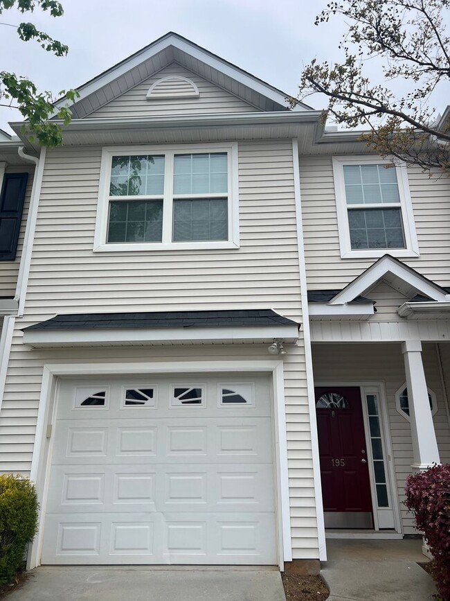 Primary Photo - 3/2 Condo in Gated Community near Downtown...