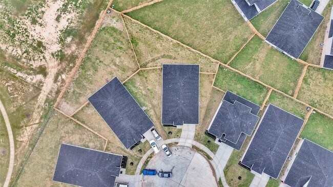 Building Photo - 30330 Reagans Rnch Dr