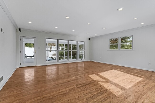 Building Photo - 168 Mendham Rd