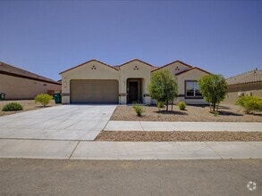 Building Photo - Corona de Tucson 4 Bedroom 2 Bathroom