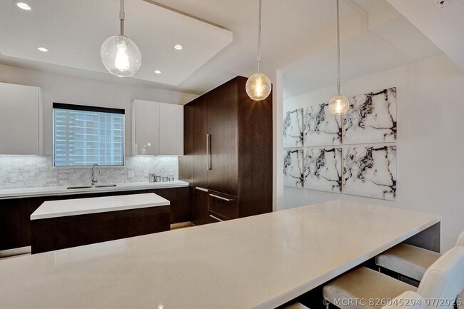 Building Photo - 3040 N Ocean Blvd