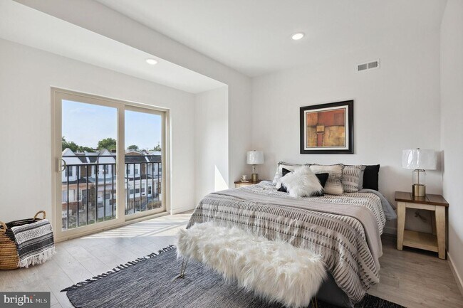 Building Photo - 5633 Warrington- New Construction 3 Bedroo...