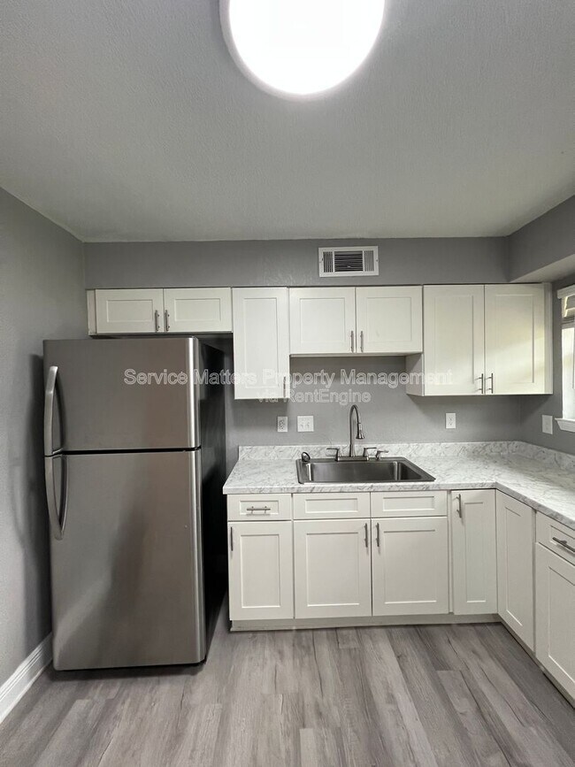 Building Photo - 3747 Berryhill Rd