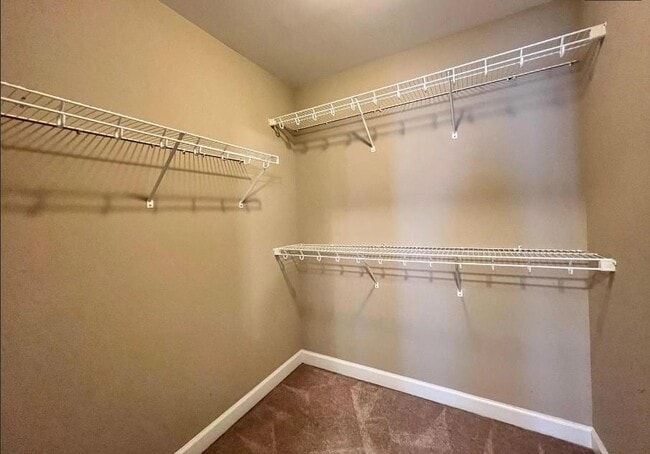 Building Photo - 1688 Oakbrook Lake Dr NW