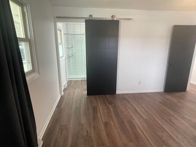 Building Photo - 2727 Florann Dr