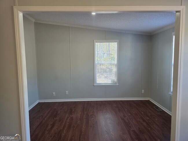 Building Photo - 203 River Oak Dr