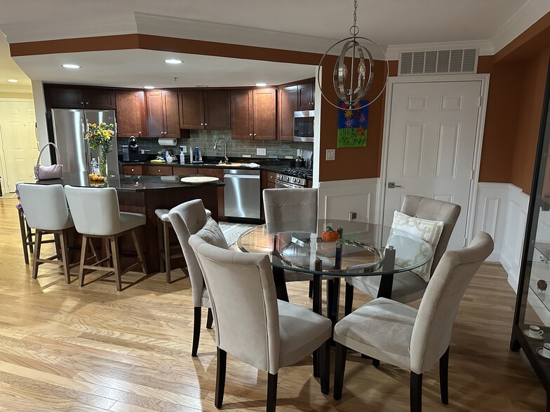 Dining - 4 Sterling Hill Ln