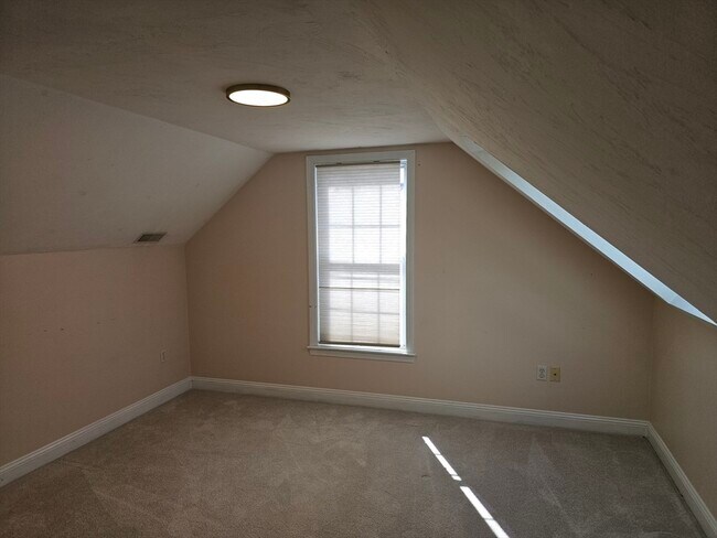 Building Photo - 202 Falls Blvd