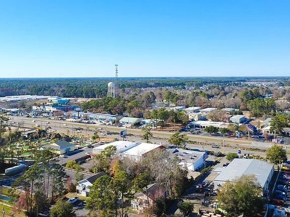 Building Photo - 718 Juniper Dr