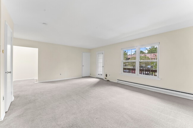 Building Photo - 137 Weedon Ct