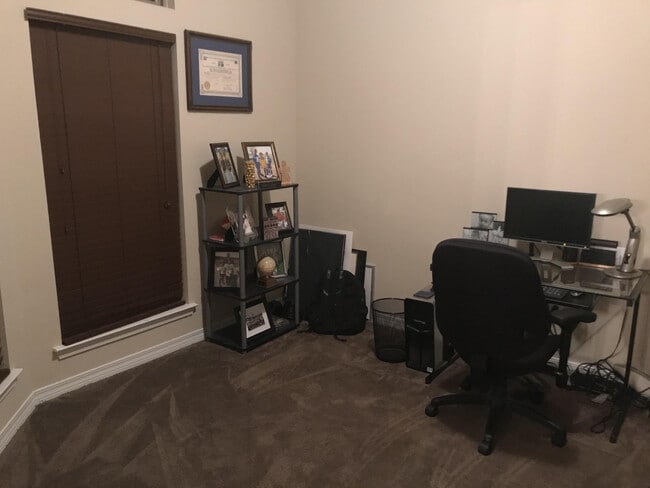 Building Photo - 8173 Verdura St