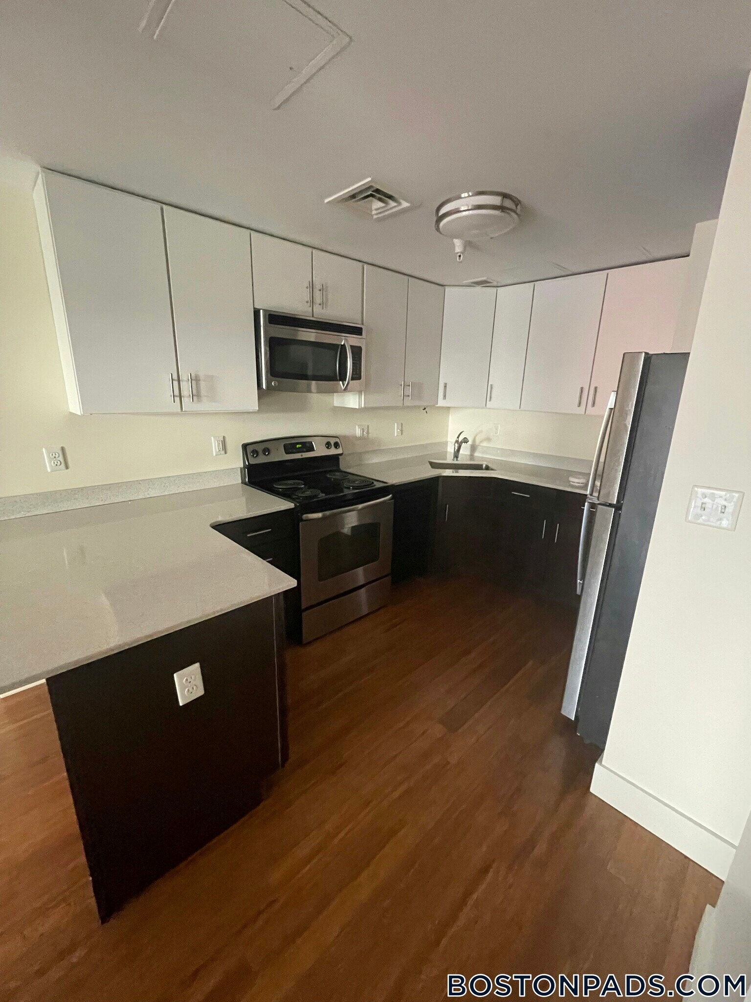 Building Photo - 8 Winter Pl