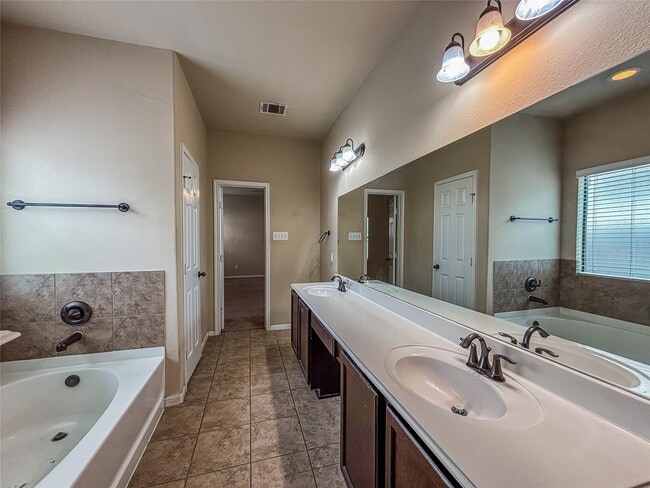 Building Photo - 2507 Grey Reef Dr