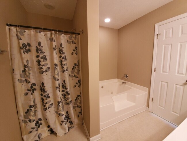 Building Photo - 426 Northview~ Sunset Ridge