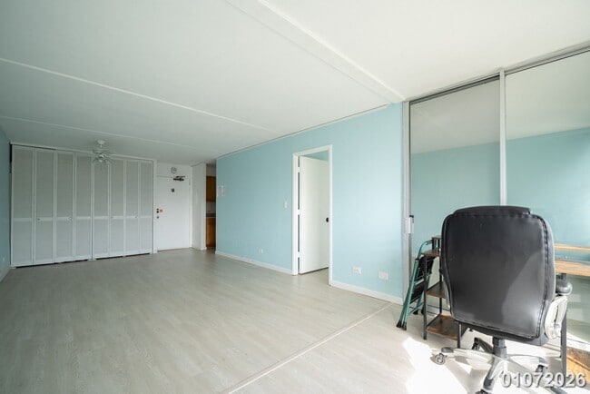 Building Photo - $2400 /1 Bed/ 1 Bath/ 1 Parking IN NUUANU