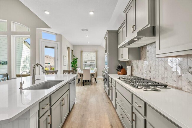 Building Photo - 533 Mallow Rd