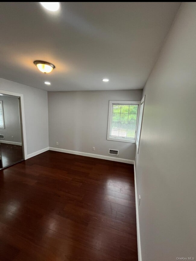 Building Photo - 476 Whittier Ave