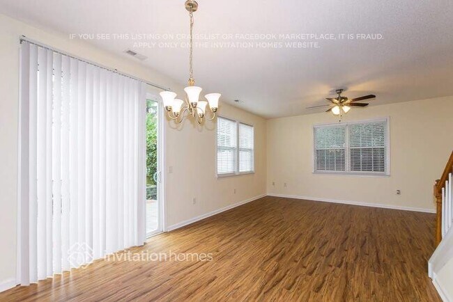 Building Photo - 9220 Meadowmont View Dr