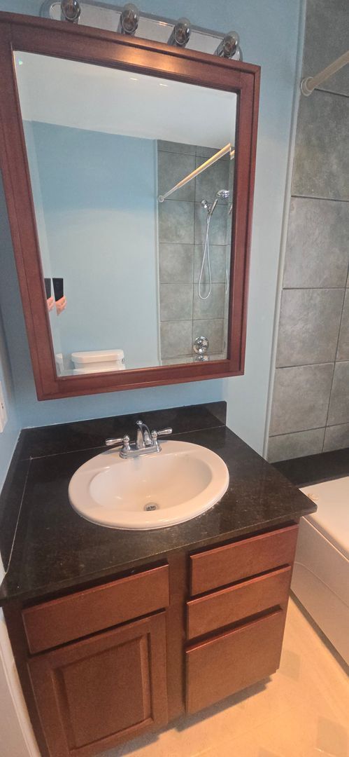 Building Photo - 3 BED 2 BATH COMPLETELY UPDATED SINGLE FAMILY HOME ---- FLORAL