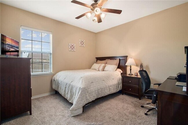 Building Photo - 120 Kimber Ln