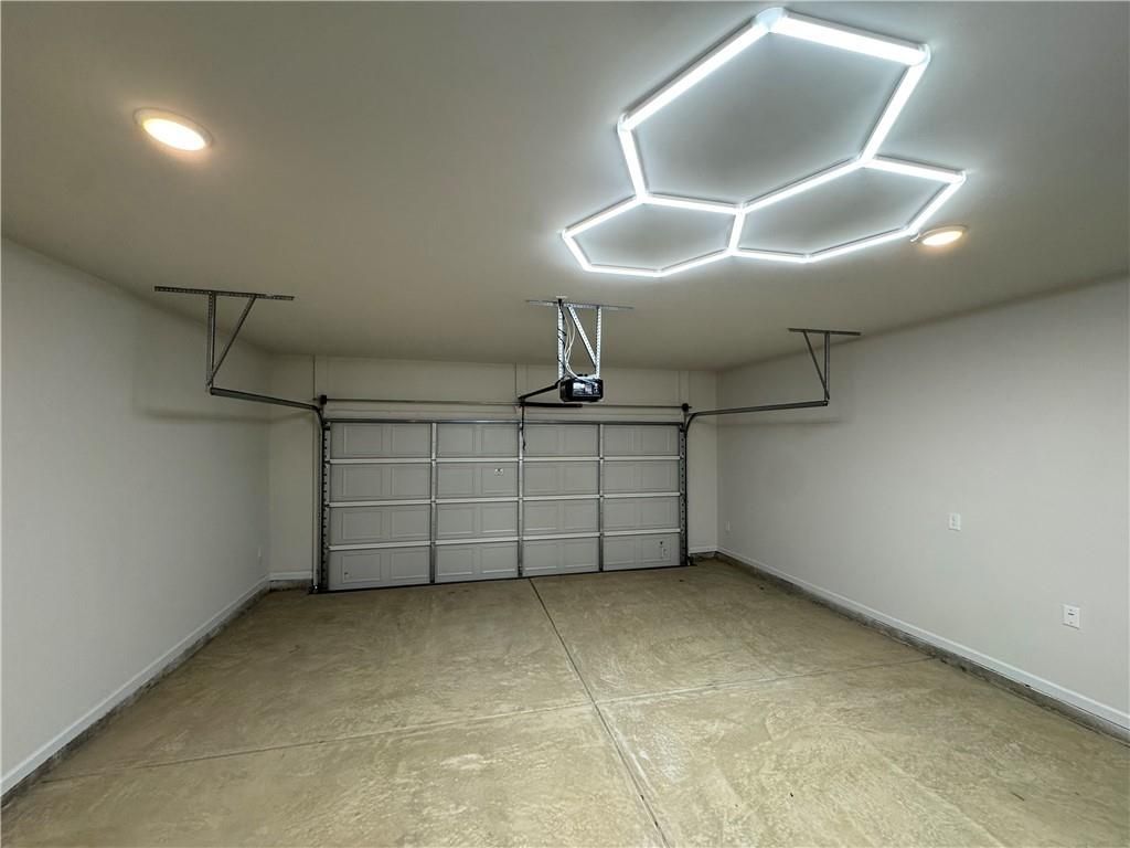 Building Photo - 1129 Georgian Point Dr