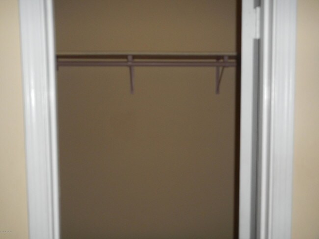 Building Photo - 517 Tuxedo Ct