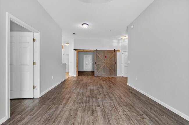 Building Photo - 209 Larkin Pl