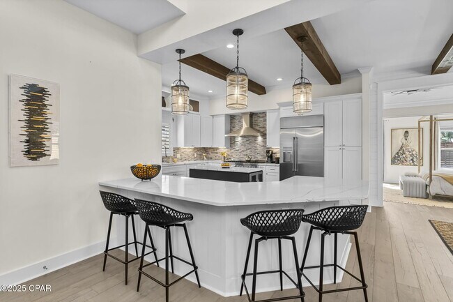 Building Photo - 407 Petrel St