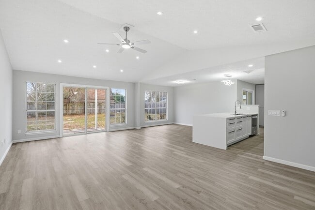 Building Photo - 1434 Santa Anita Dr