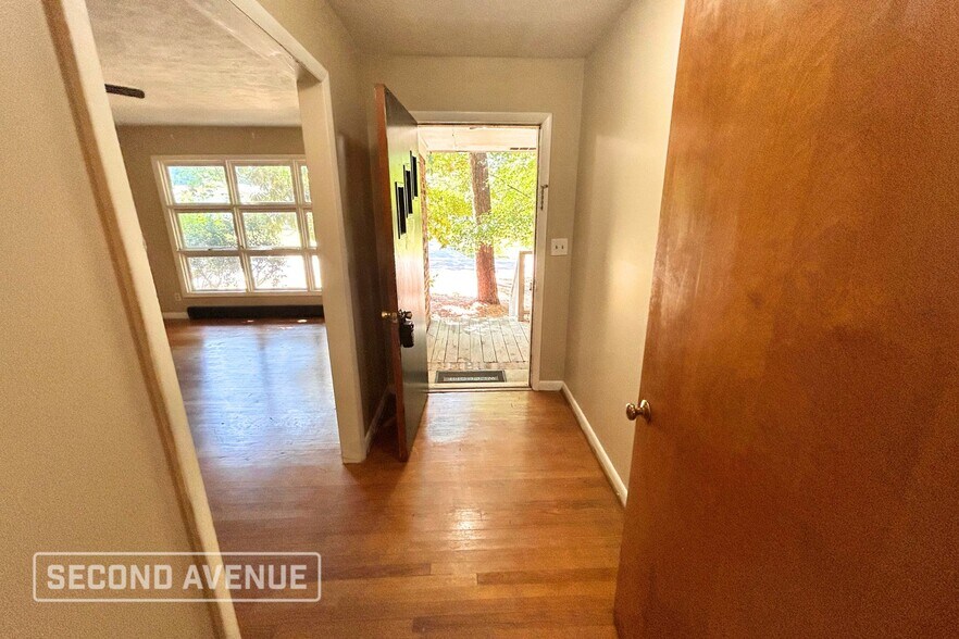 Building Photo - 296 Channing Dr