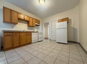 Building Photo - 25 Forest St