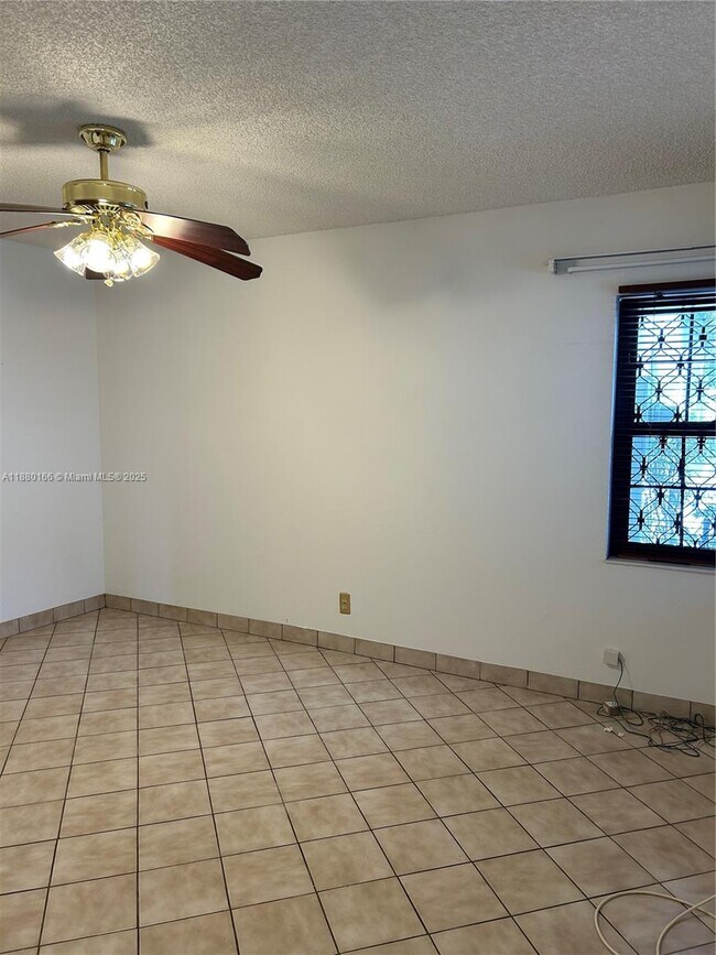 Building Photo - 5514 Parkwalk Cir E