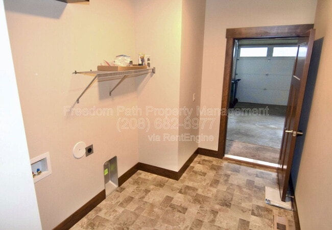 Building Photo - 7763 N Hibiscus Ln