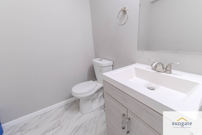 Building Photo - 4254 Cayuga Rd